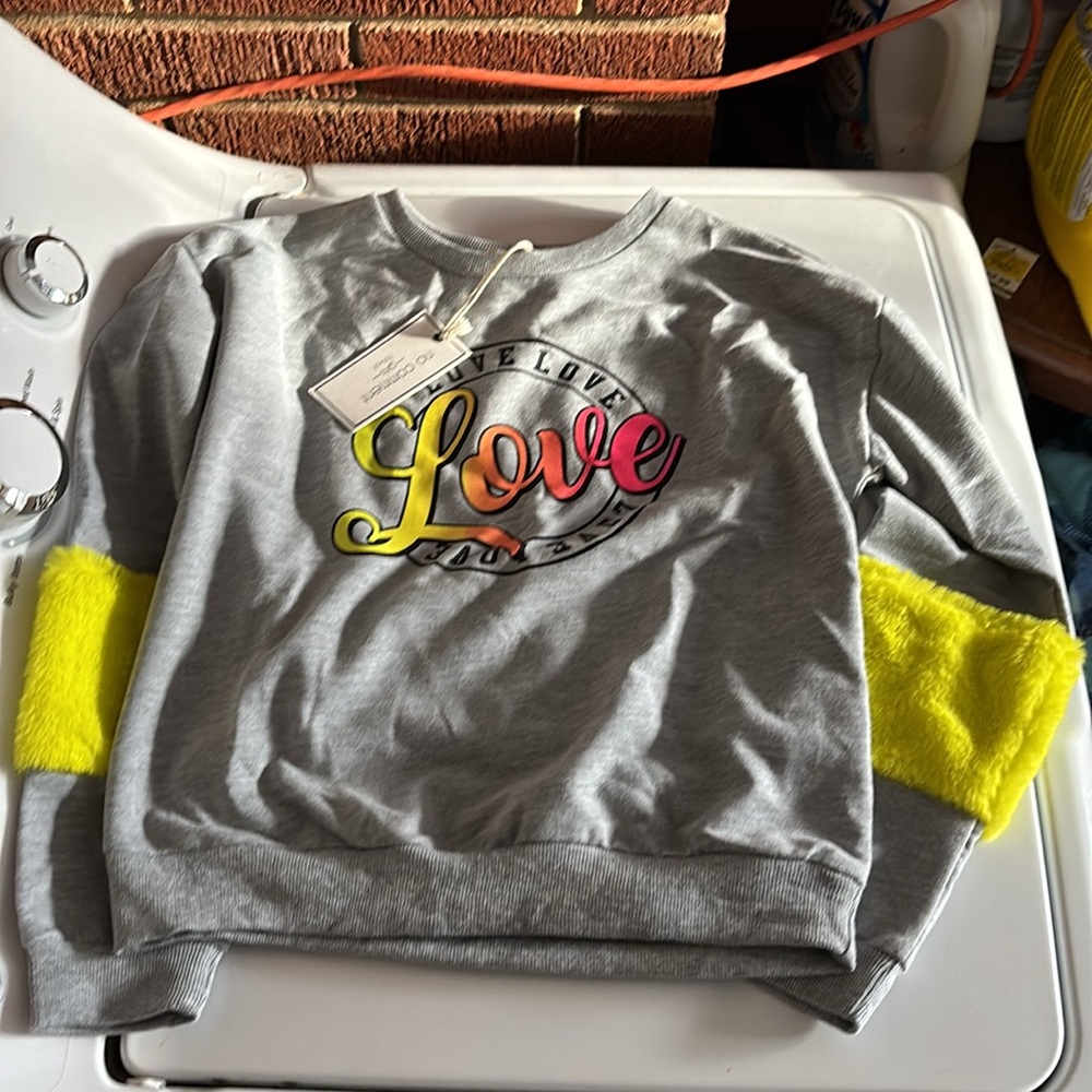 NWT No Comment Girls NY LA Gray LOVE Tee Neon Yellow Faux Fur Long Sleeves M & L